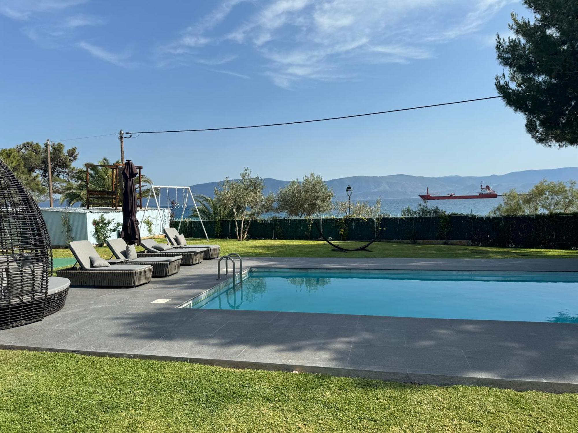 Zoza Luxury Villa Isthmia By The Sea With Private Pool Kalamaki  Экстерьер фото