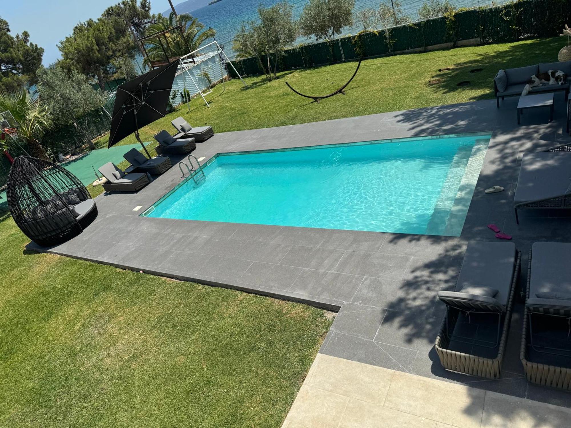 Zoza Luxury Villa Isthmia By The Sea With Private Pool Kalamaki  Экстерьер фото