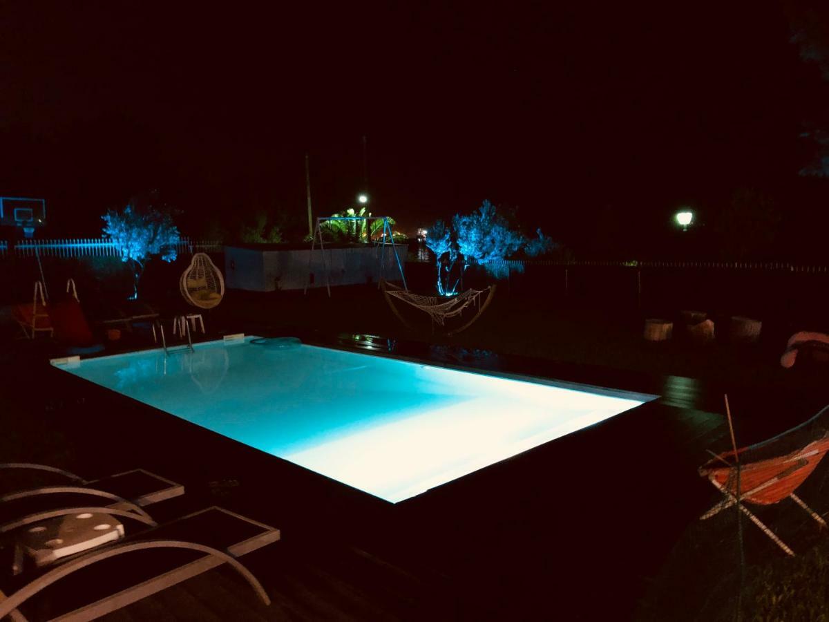 Zoza Luxury Villa Isthmia By The Sea With Private Pool Kalamaki  Экстерьер фото
